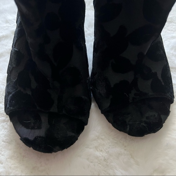 Torrid Black Velvet Floral OpenToe Bootie size 8W - Picture 6 of 11